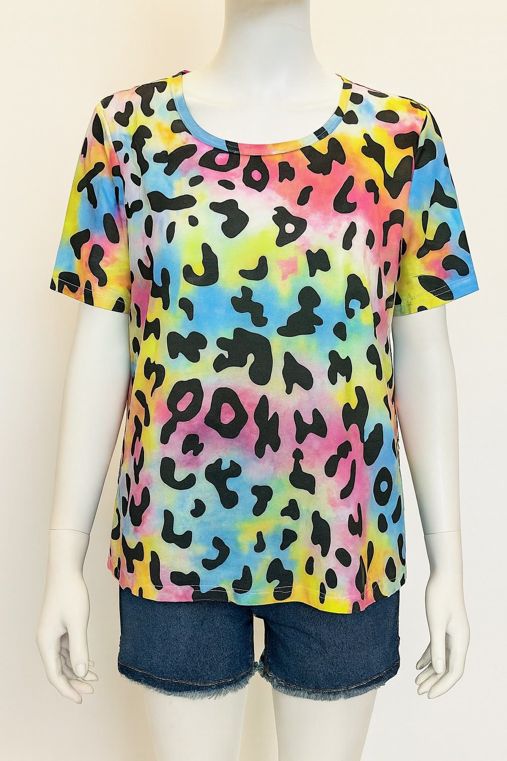 Vibrant Coloured Leopard Print T-Shirt – Women’s Casual Crew Neck Top | Comfortable & Stylish Everyday Wear