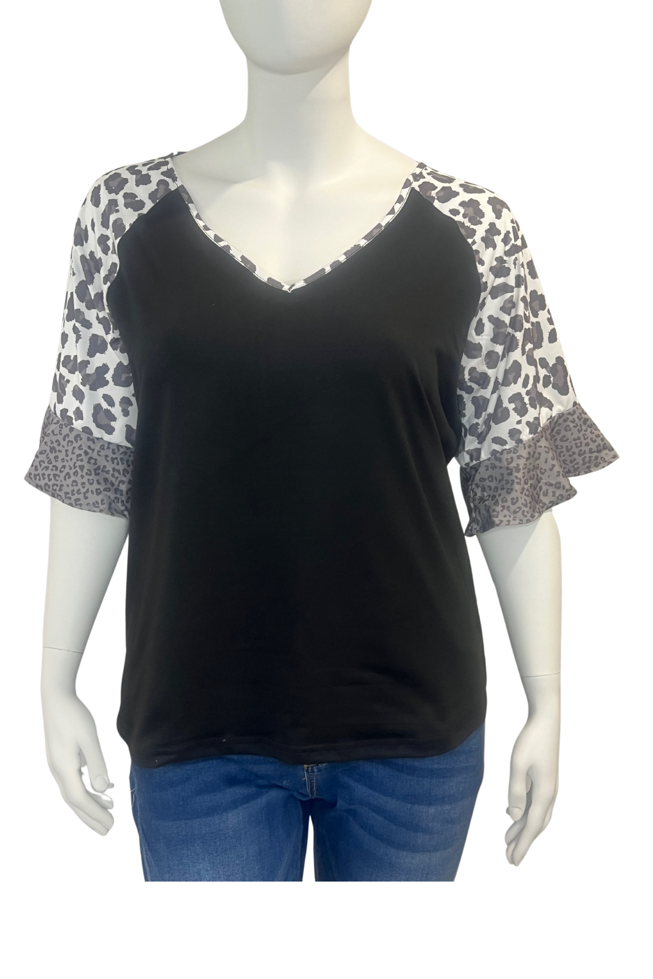 Plus Size Casual T-shirt, Women's Plus Leopard Raglan Sleeve Ruffle Trim V Neck Slight Stretch T-shirt
