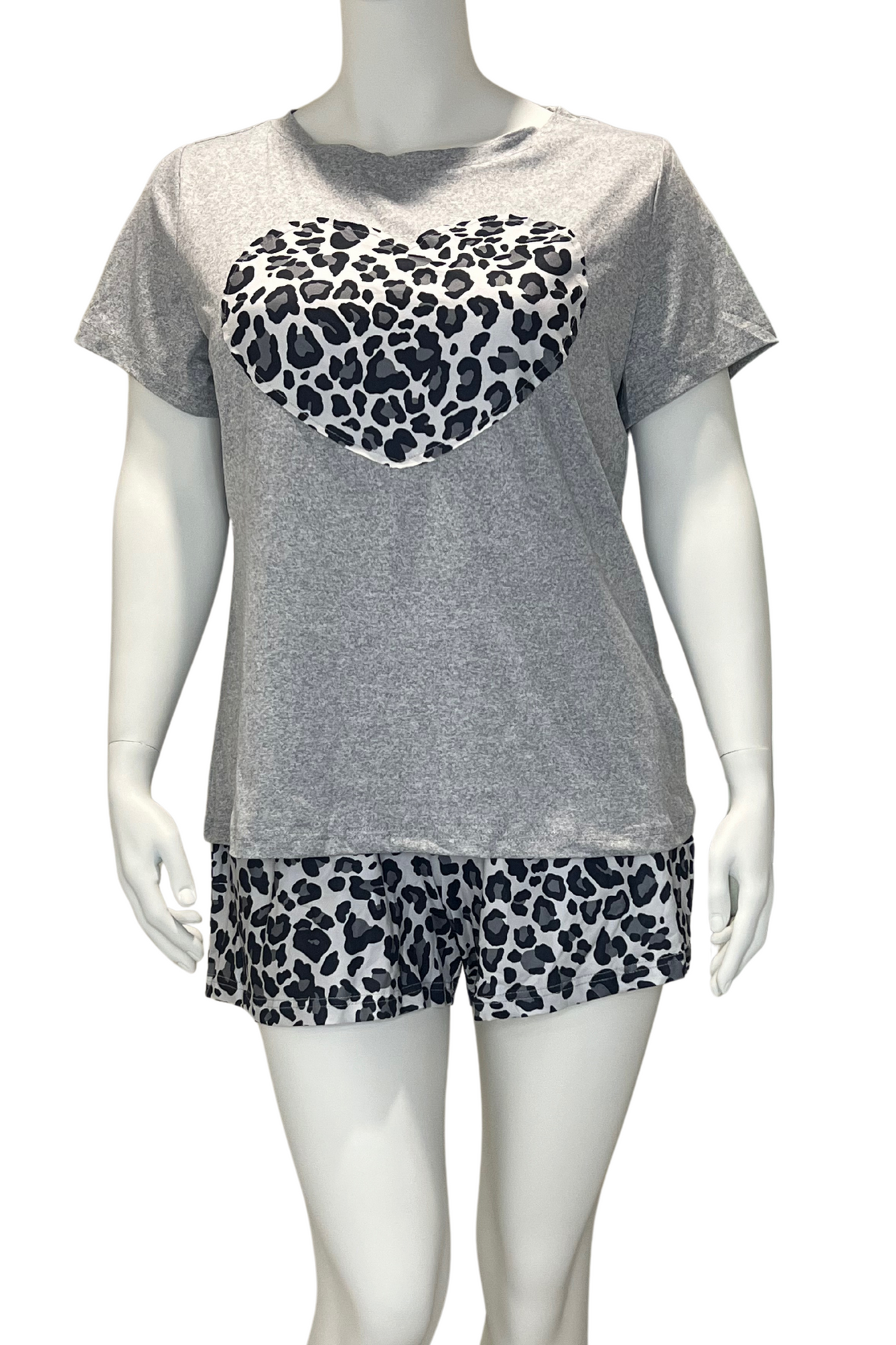Plus Size Casual Pajama Two Piece Set, Women's Plus Leopard Heart Print Short Sleeve Tee & Shorts Pajama Pyjama 2 Piece Set
