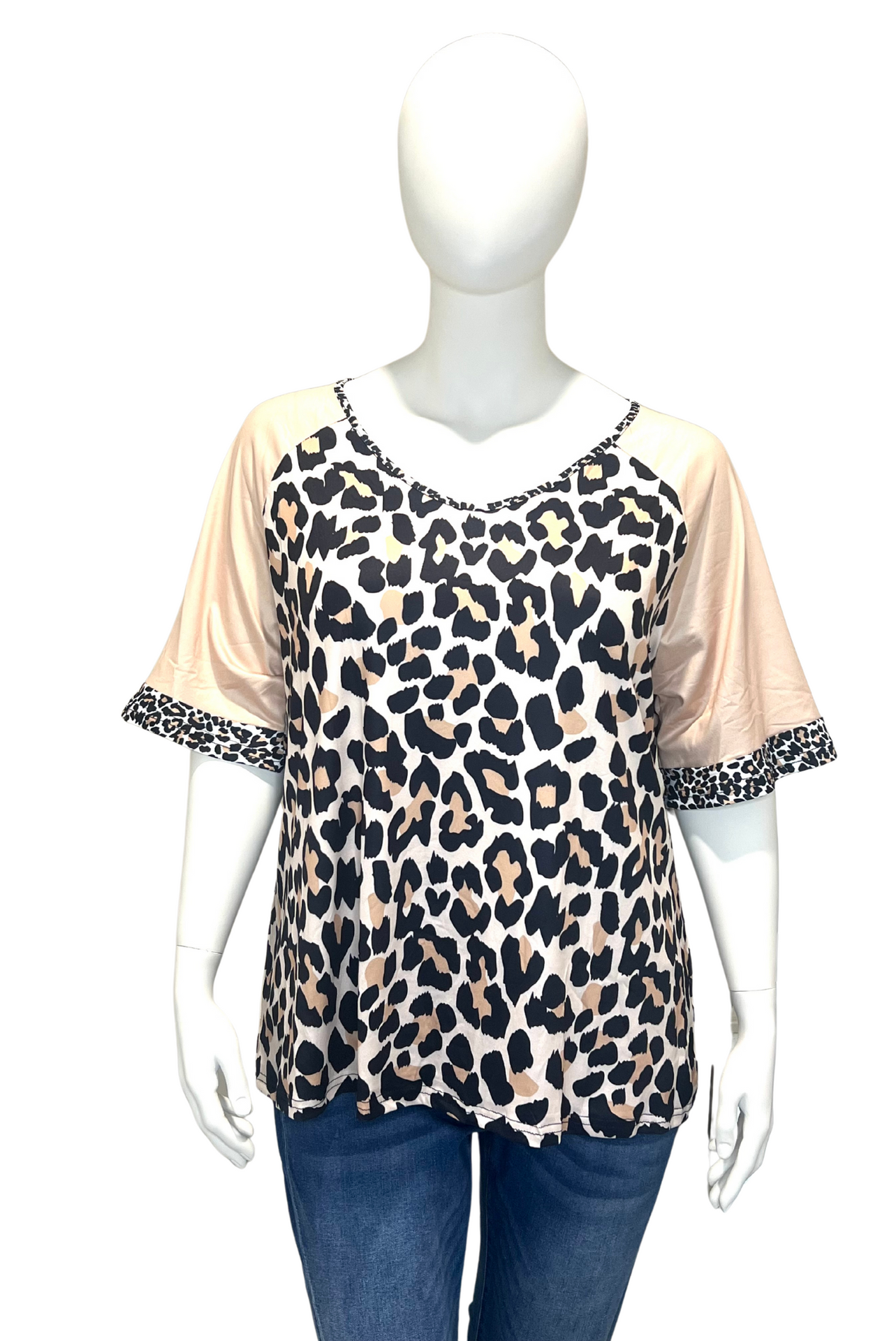 Plus Size Leopard Print T-Shirt, Casual V Neck Short Sleeve T-Shirt, Women's Plus Size Clothing