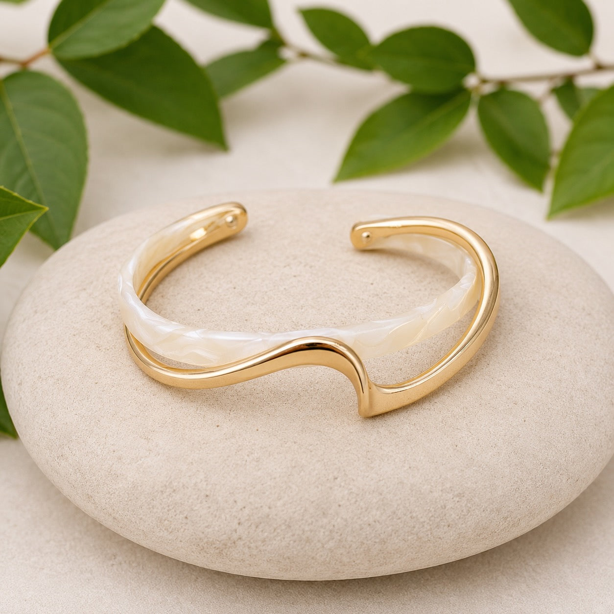 White Wave Acrylic Cuff Bangle Women's Statement Fashion Bracelet Jewellery