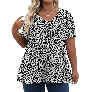 Black and White Leopard Print V Neck Plus Size Top, Short Sleeve Women's Top, Casual T-Shirt